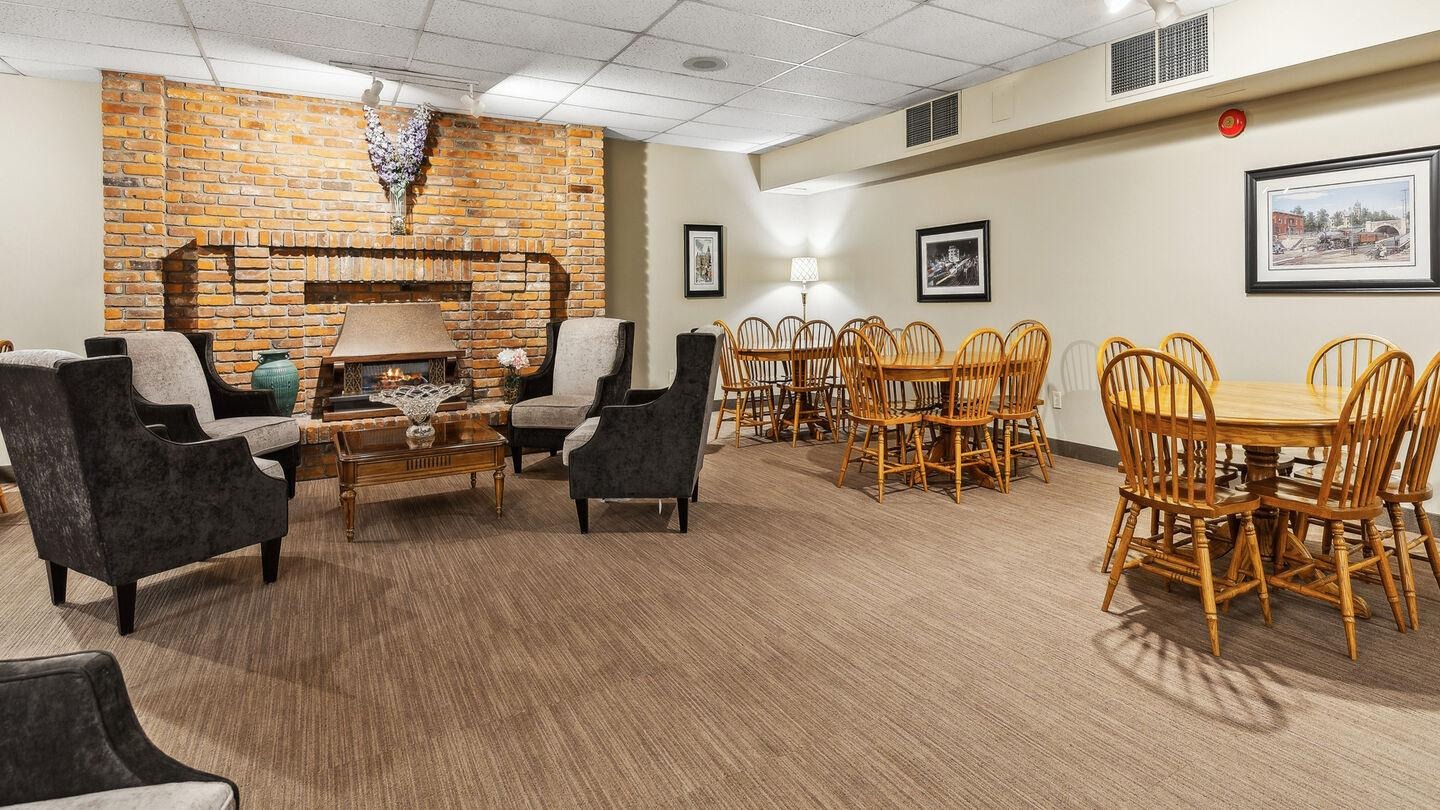 Abernathy-Aaron Funeral Home gallery image 3